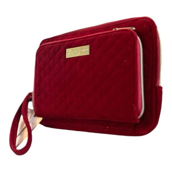 Adrienne Vittadini NWOT Red Charging Wallet - Picture 1 of 13